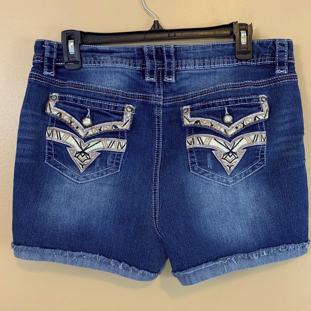 Cato Shorts Womens 12 Blue Causal Denim Embroidered Flap Pocket Mid Rise Stretch